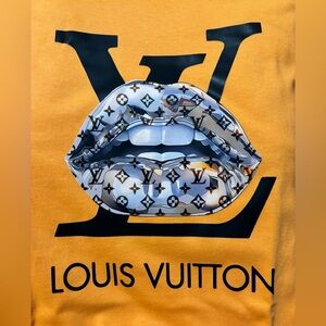 NEW size Medium Louis Vuitton Graphic Logo Tee with Monogram Lips - Orange Tee